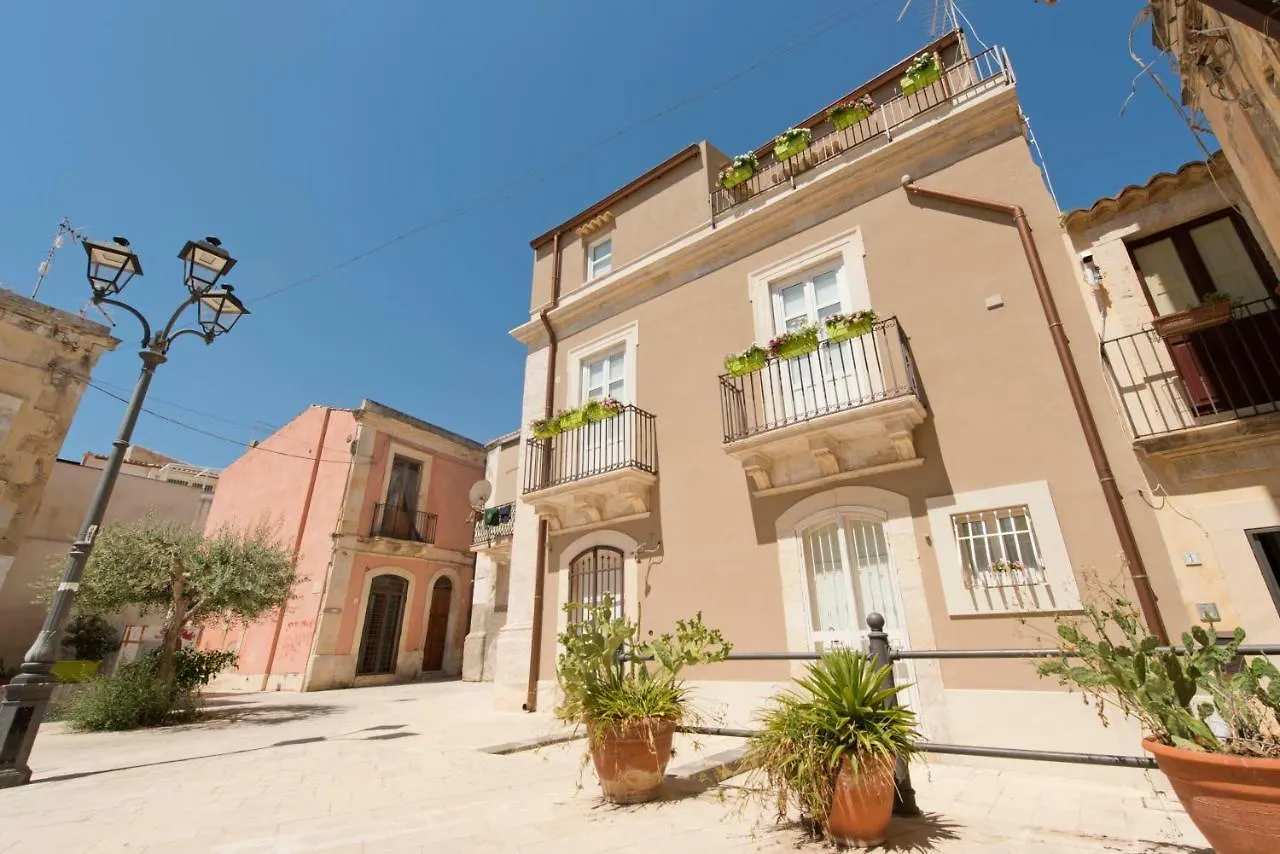 Villa Le Tre Muse Syracuse 0*,  Italia